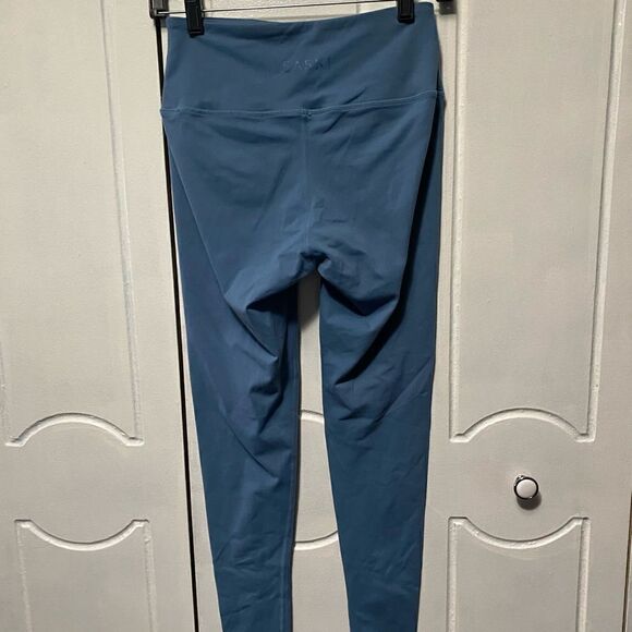 Saski Collection  workout leggings in Periwinkle Blue Small - Picture 3 of 6